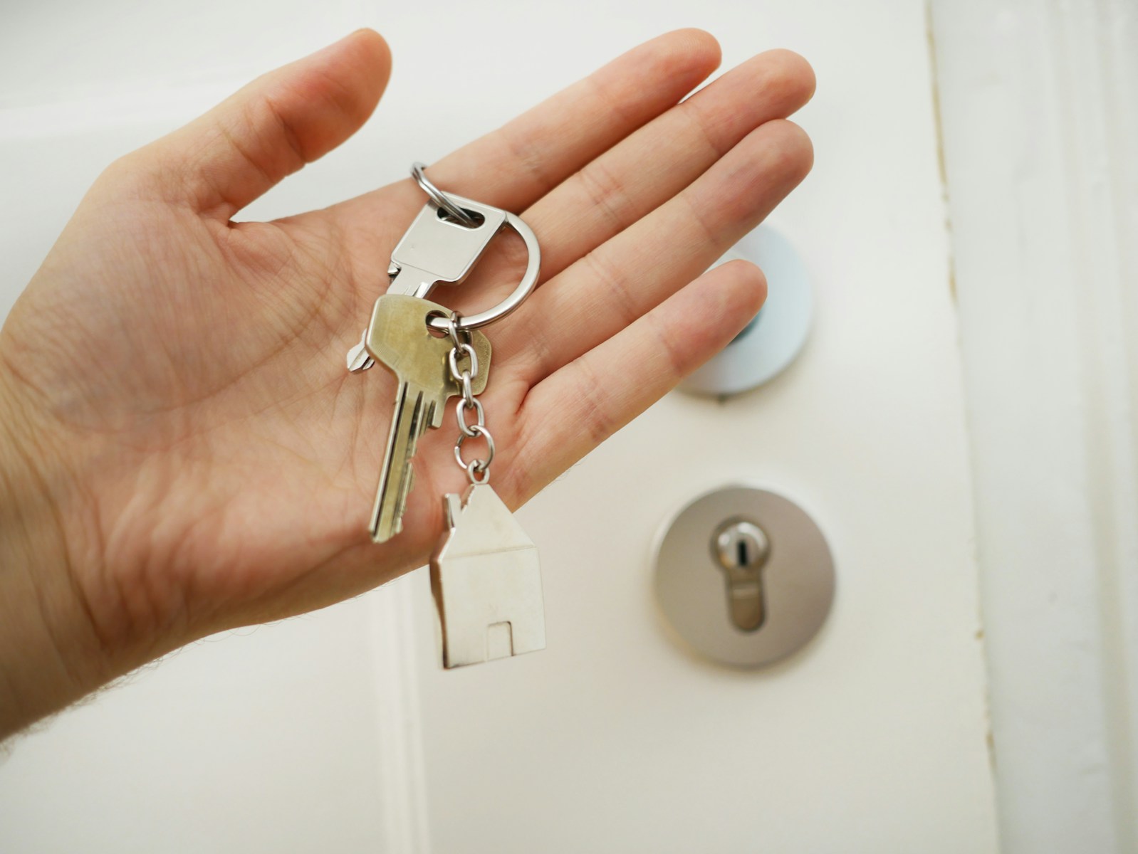 keys on hand symbolizing renters insurance